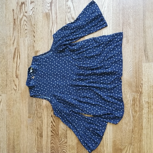 (M) American Eagle Bell Sleeve Viscose Top ❤ Shoulder & Back Cutouts ❤ - Picture 1 of 10